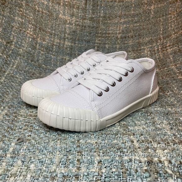 Good News Women's Bagger Low Lace Up Sneakers in White - Picture 3 of 8